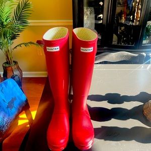 Hunter Tall Red Sz 6 Rainboots